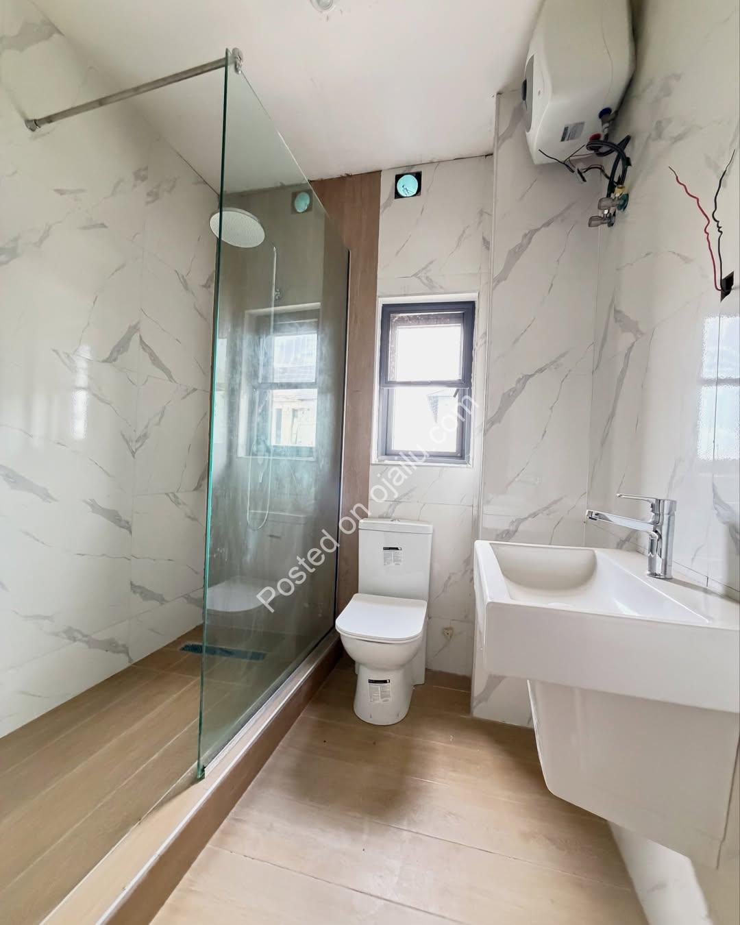 Exclusive Ikate Apartments: Prime Investment & Luxury Living